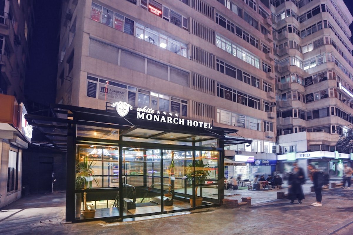 White Monarch Hotel