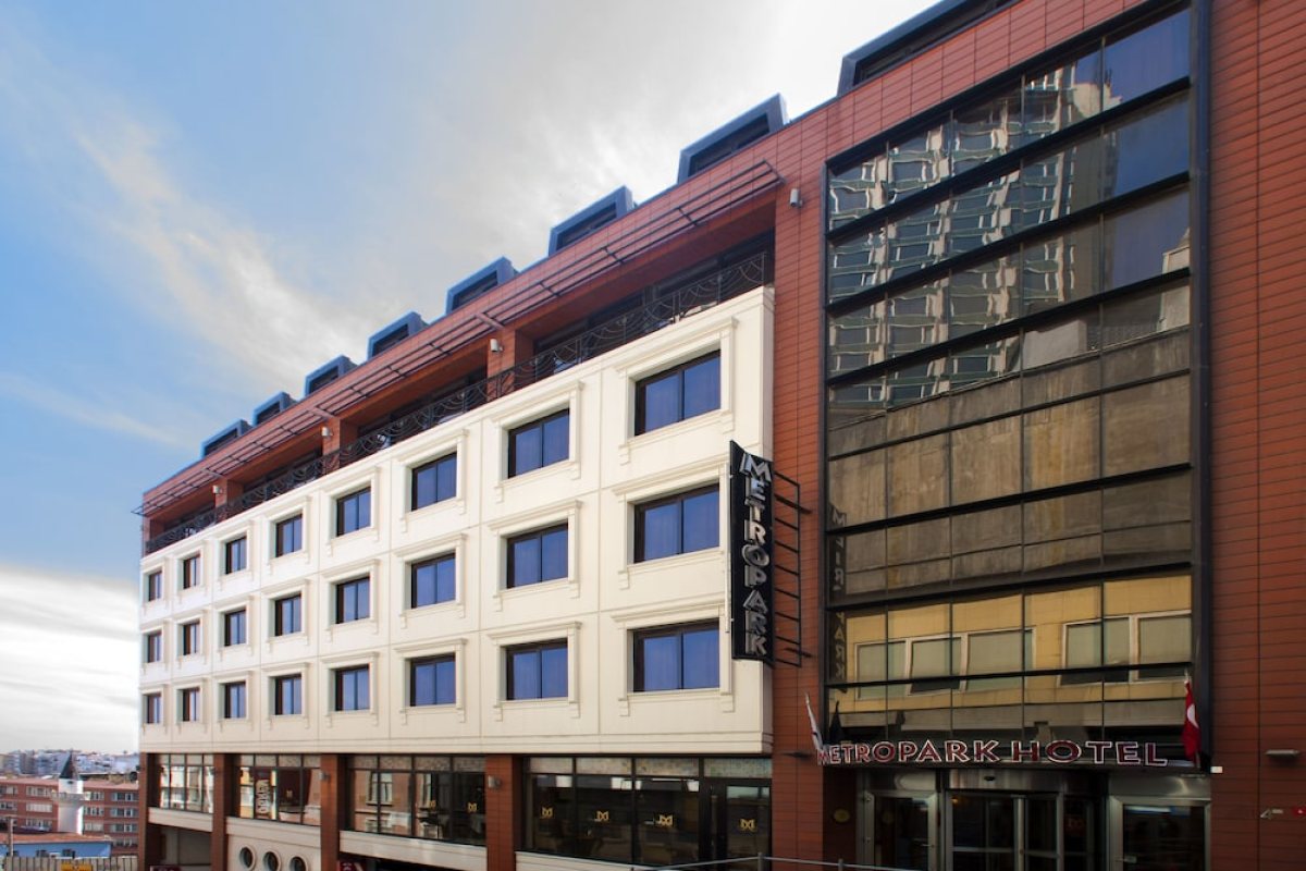 Taksim Metropark Hotel