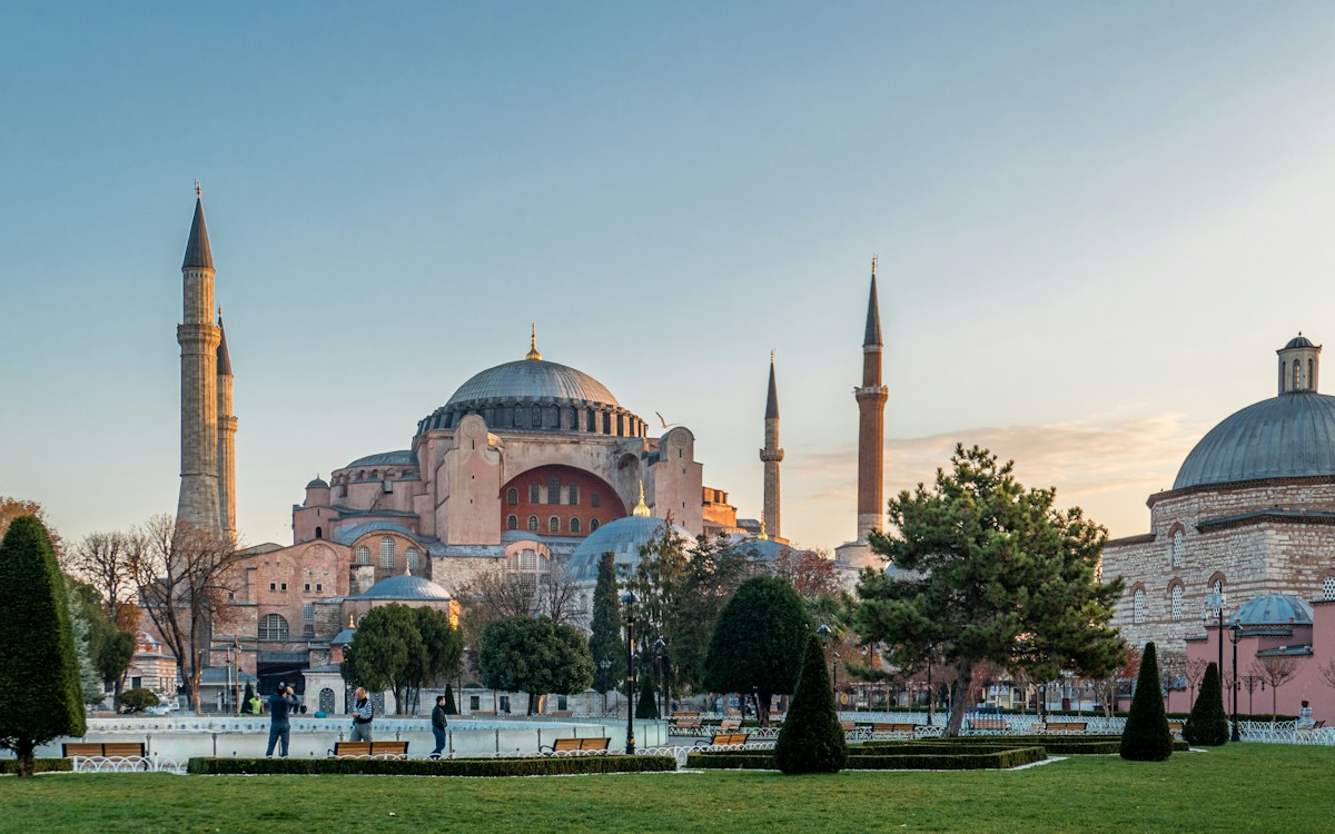 Istanbul Travel Guide: Where to Stay, What to See and Useful Tips
